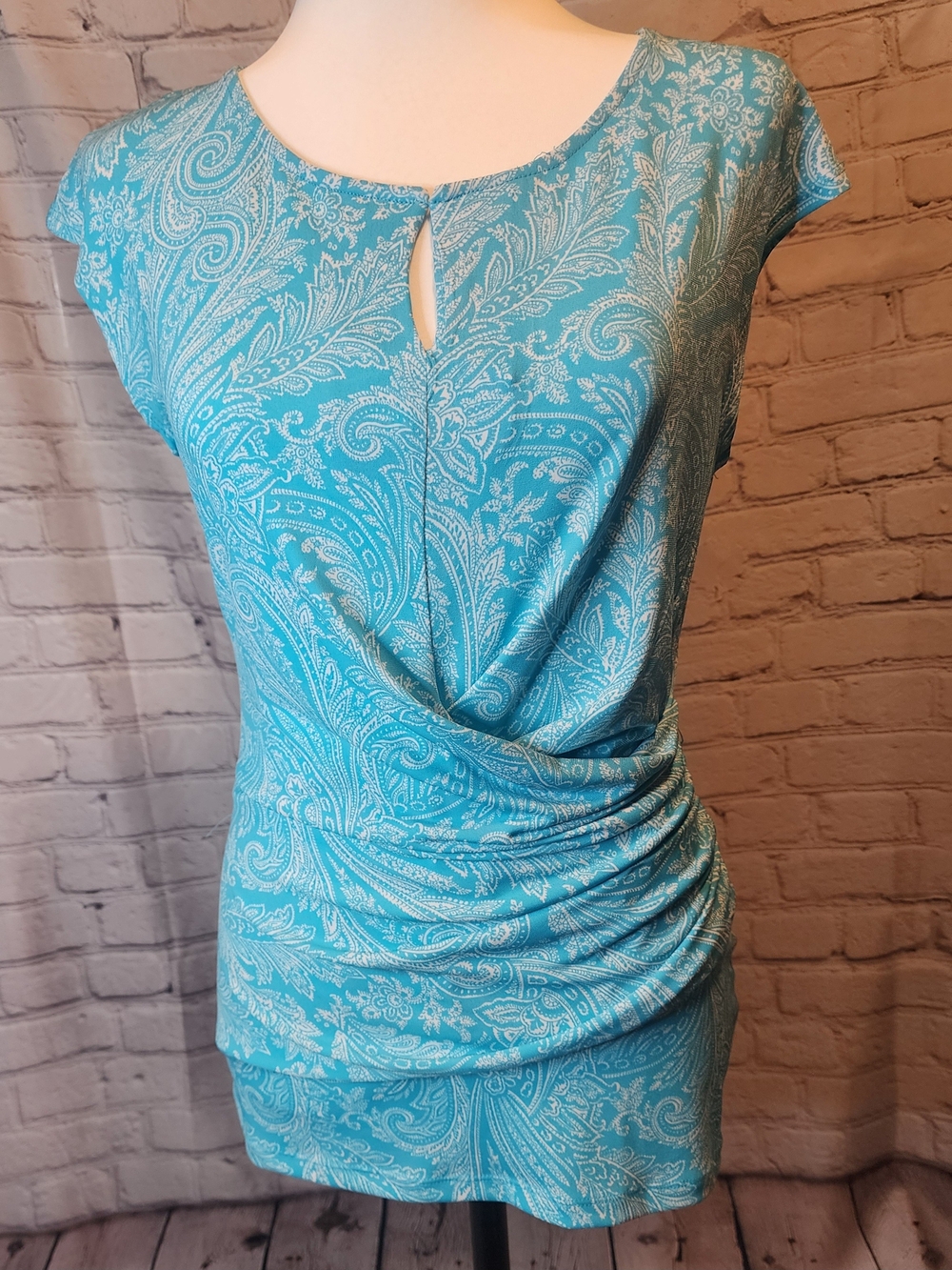 New York & Company Blue Paisley Keyhole Top